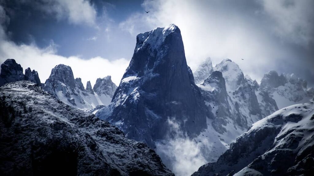 Naranjo de bulnes lookout in Asturias Spain