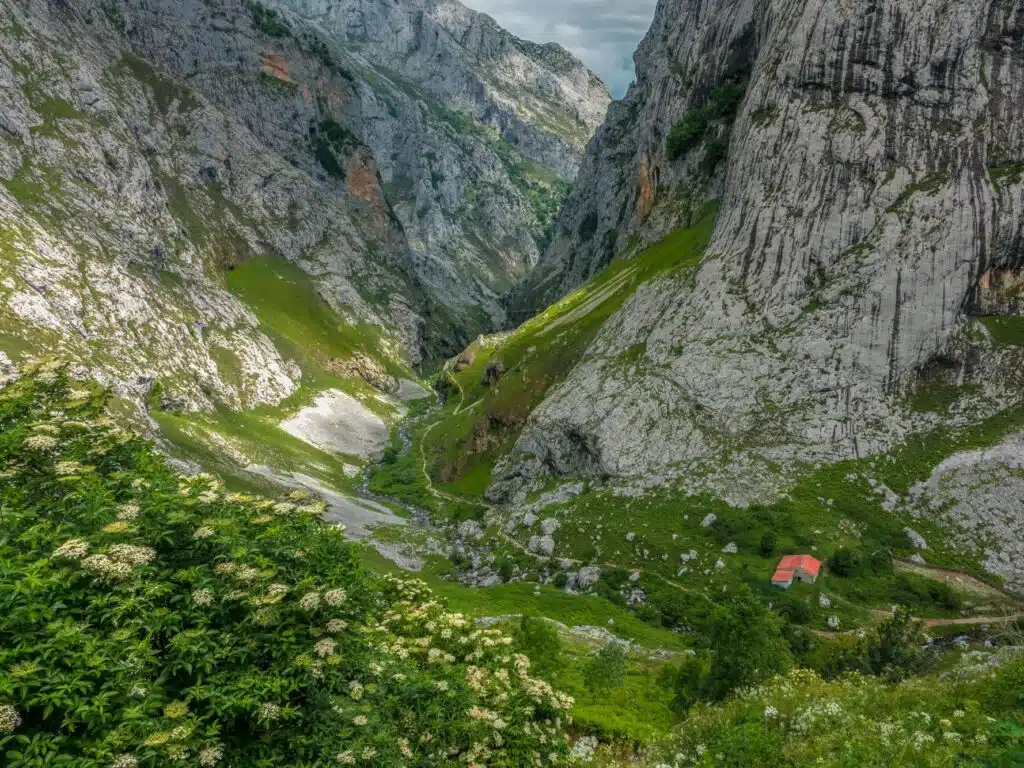 Bulnes Poncebos hike in Asturias Spain