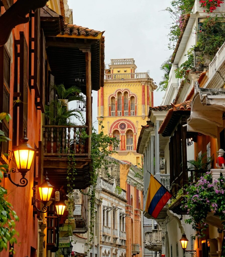 colonial style street in Cartagena de indias