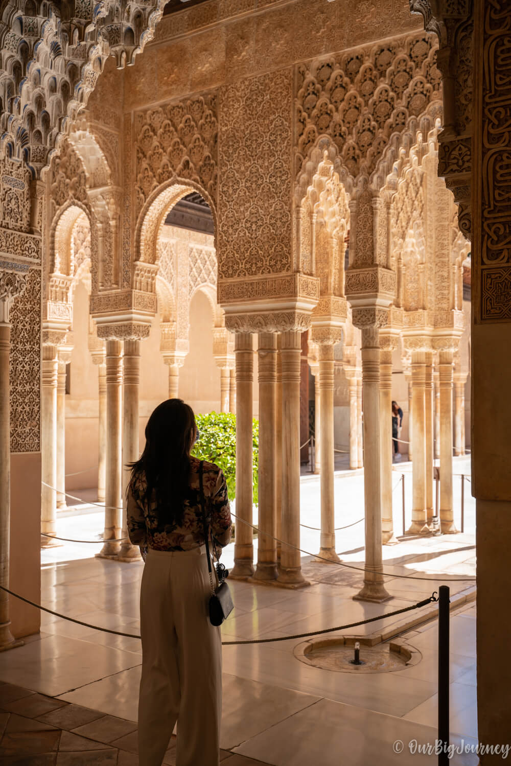 columns in plaza de los leones in Alhambra