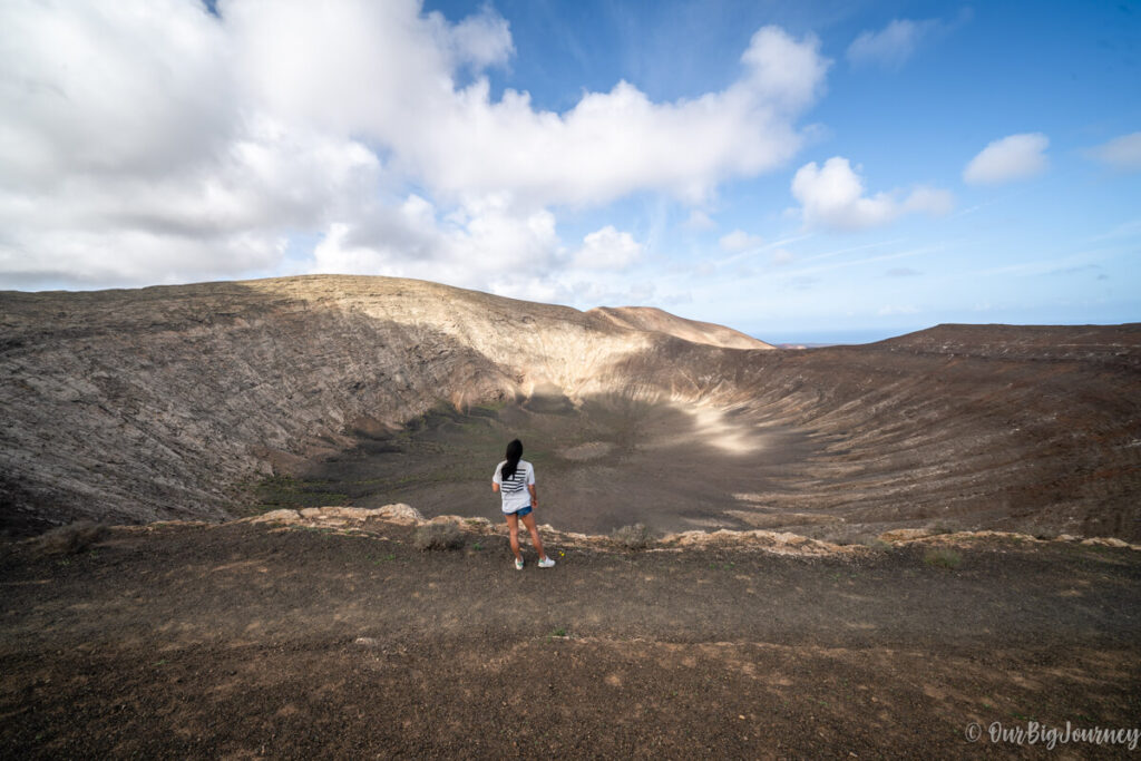 What to do in Lanzarote: Crater caldera blanca