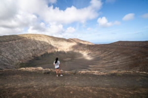 What to do in Lanzarote: Crater caldera blanca