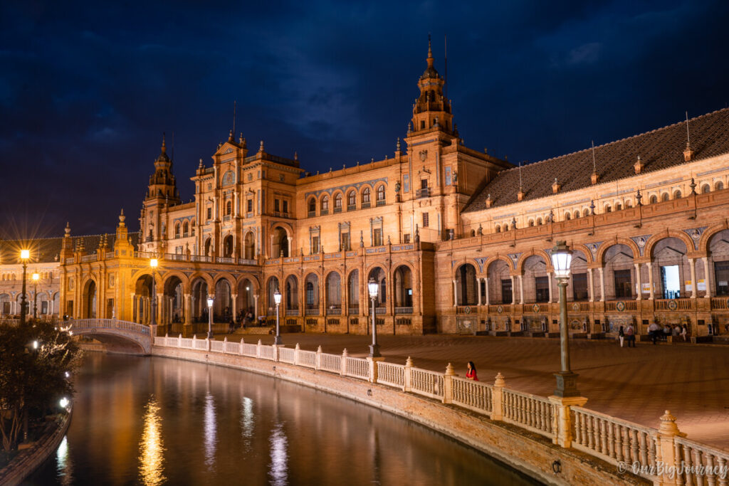 Plaza de espana at night time