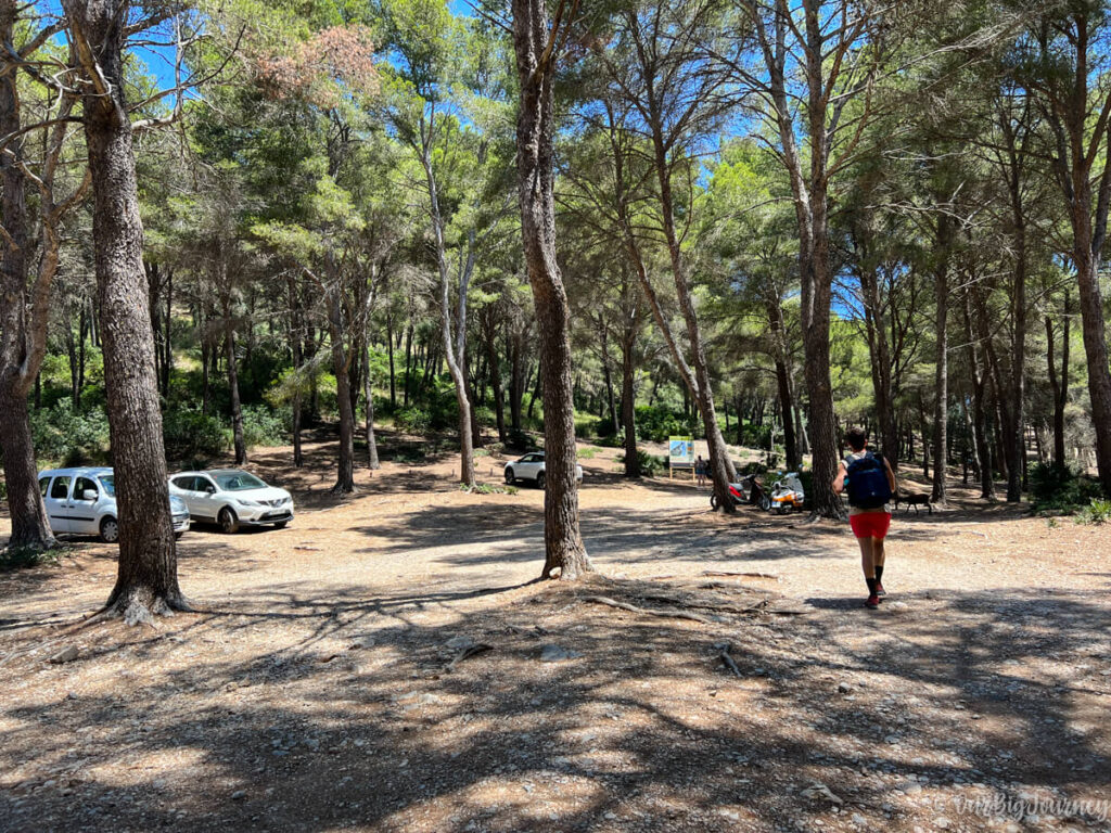 Es Coll Baix Beach parking